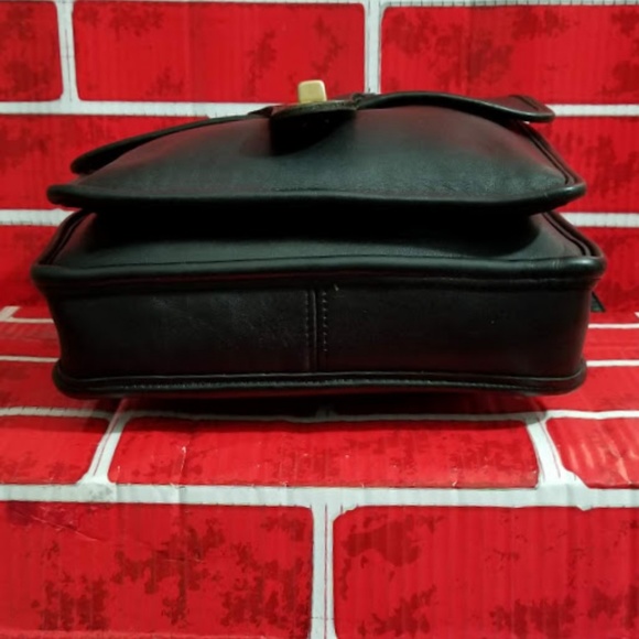 COACH-VINTAGE STATION BLACK CROSSBODY BAG - Picture 3 of 8